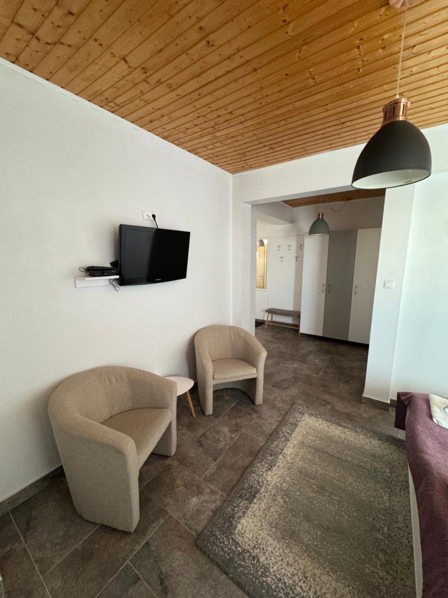 Red Family Apartments Păltiniş Δωμάτιο φωτογραφία